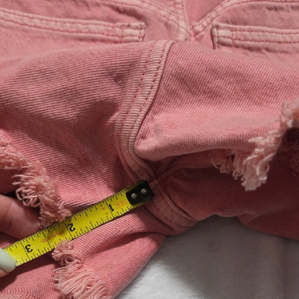 Levi's Pink Jean Shorts for Women - Picture 4 of 4